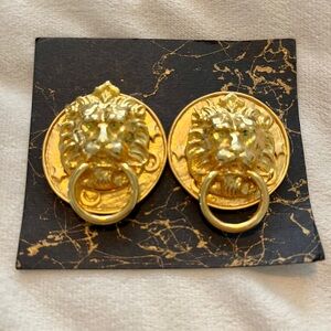 1990’s era Large Gold Clip On Lion Head Earrings. Great condition. Pristine